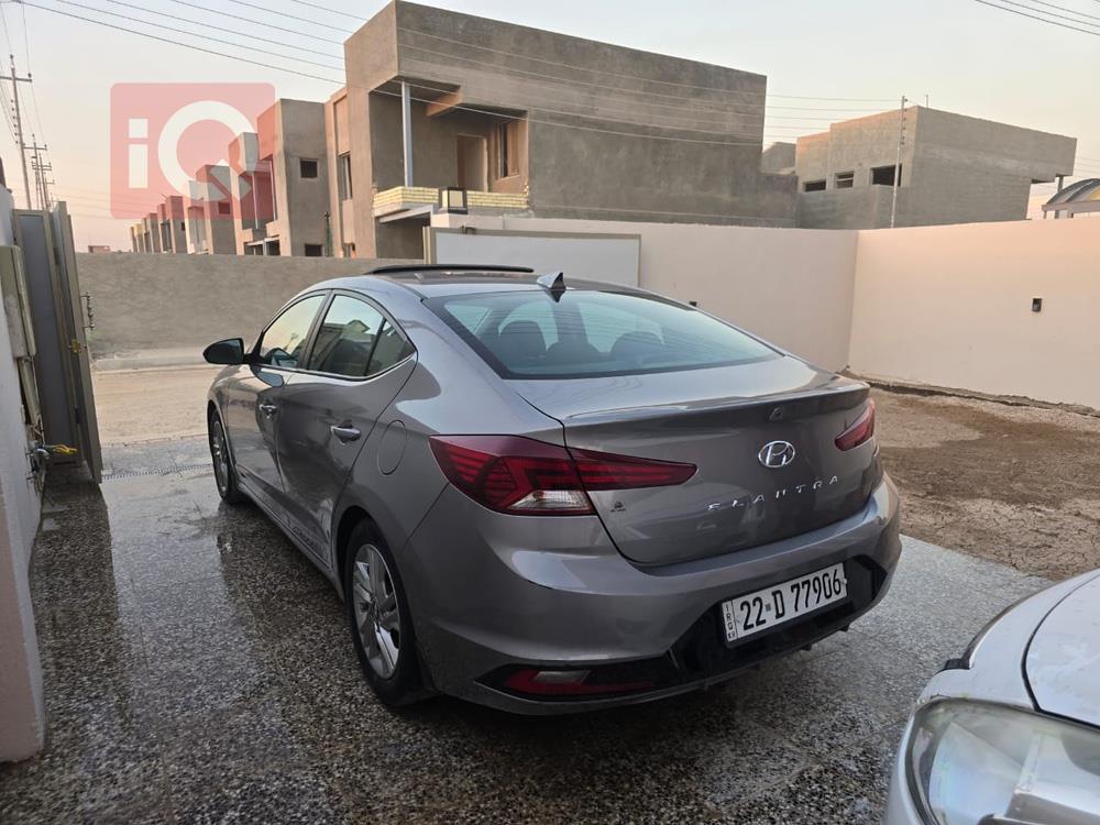 هیوندای ئەلەنترا